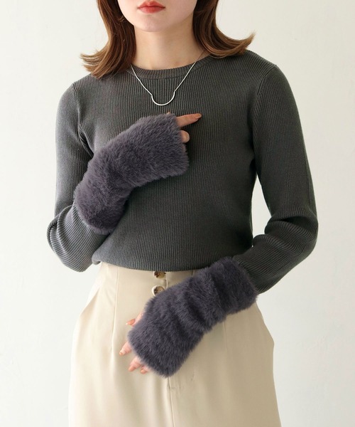HER CLOSET(ハークローゼット)の「【vingtrois】袖シャギー切替リブニット(ニット/セーター・レディース・モカ/アイボリー/ブラック/チャコールグレー/カーキ・M)」の5枚目の写真