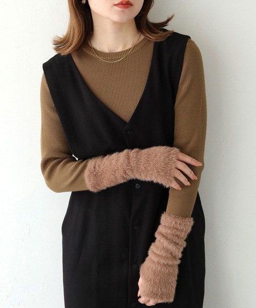 HER CLOSET(ハークローゼット)の「【vingtrois】袖シャギー切替リブニット(ニット/セーター・レディース・モカ/アイボリー/ブラック/チャコールグレー/カーキ・M)」の1枚目の写真