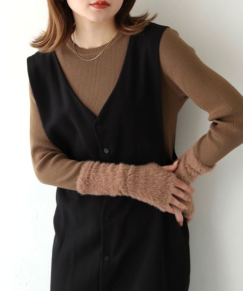 HER CLOSET(ハークローゼット)の「【vingtrois】袖シャギー切替リブニット(ニット/セーター・レディース・モカ/アイボリー/ブラック/チャコールグレー/カーキ・M)」の17枚目の写真