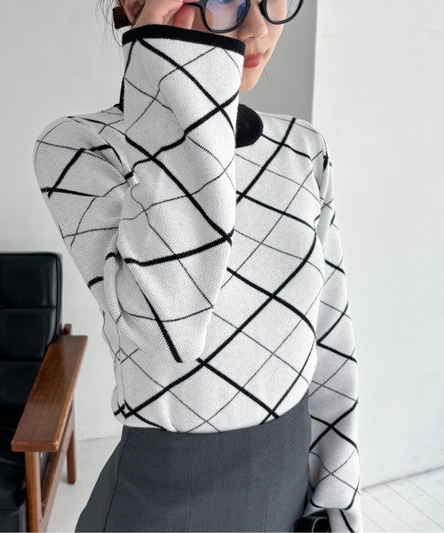 EPIMI E'PIMMY（エピミエピミー）の「チェックジャガードフレアスリーブニット（ニット/セーター・レディース・ブラック/ホワイト/オフホワイト/グレー・MEDIUM）」の2枚目の写真