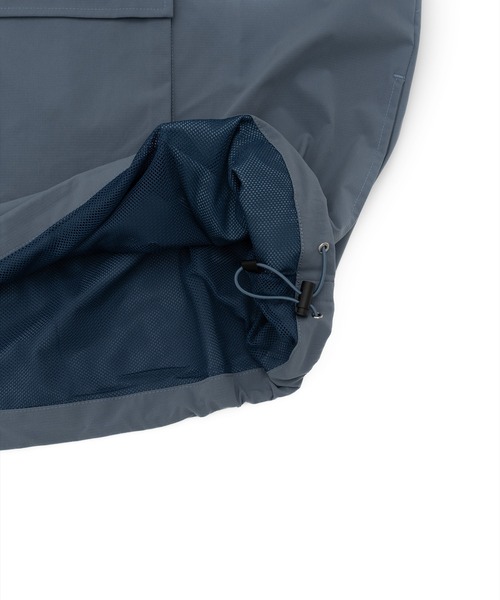 FCMM(エフシーエムエム)の「【日本限定アイテム】2TONE REFLECTIVE ANORAK/2トーンリフレクティブアノラック(パーカー・メンズ・ライトブルー/グレー/ブラック・MEDIUM/LARGE)」の12枚目の写真