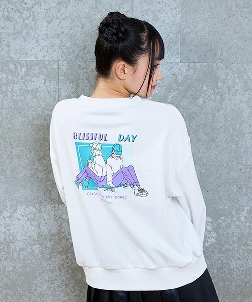 LOVETOXIC(ラブトキシック)の「【WEB・一部店舗限定】バックイラストスウェット(スウェット・キッズ・エメラルド/チャコール/オフホワイト・L/S/M)」の1枚目の写真