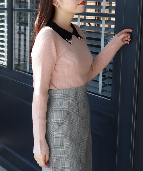 ASTORIA ODIER(アストリアオディール)の「ビジュー付配色衿ニット(ニット/セーター・レディース・ブラック/アイボリー/ピンクベージュ・MEDIUM)」の19枚目の写真