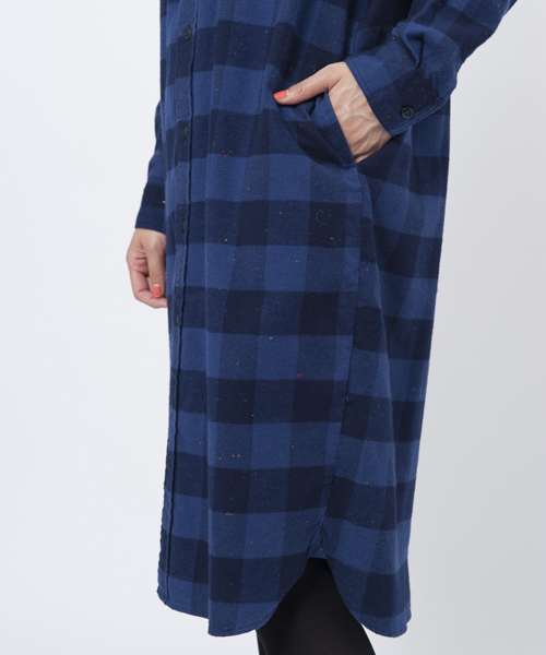 MILKFED.（ミルクフェド）の「FLANNEL PLAID DRESS（ロングシャツ/ドレス/チェック）（ワンピース・レディース・ブルー/ネイビー/レッド・SMALL/MEDIUM）」の6枚目の写真