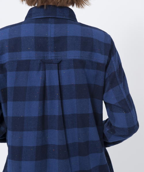 MILKFED.（ミルクフェド）の「FLANNEL PLAID DRESS（ロングシャツ/ドレス/チェック）（ワンピース・レディース・ブルー/ネイビー/レッド・SMALL/MEDIUM）」の9枚目の写真