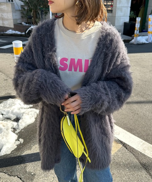 mi via loca(ミヴィアロカ)の「ブラッシュニットVネックカーディガン(カーディガン/ボレロ・レディース・アイボリー/チャコールグレー/オレンジ・FREE)」の2枚目の写真