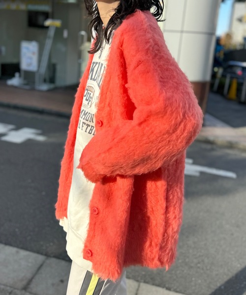 mi via loca(ミヴィアロカ)の「ブラッシュニットVネックカーディガン(カーディガン/ボレロ・レディース・アイボリー/チャコールグレー/オレンジ・FREE)」の15枚目の写真