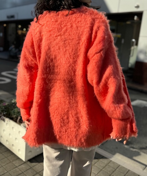 mi via loca(ミヴィアロカ)の「ブラッシュニットVネックカーディガン(カーディガン/ボレロ・レディース・アイボリー/チャコールグレー/オレンジ・FREE)」の16枚目の写真