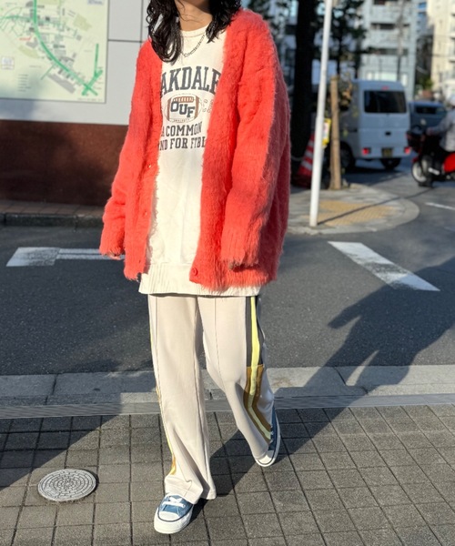 mi via loca(ミヴィアロカ)の「ブラッシュニットVネックカーディガン(カーディガン/ボレロ・レディース・アイボリー/チャコールグレー/オレンジ・FREE)」の18枚目の写真