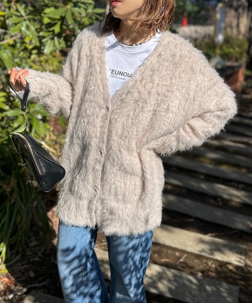 mi via loca(ミヴィアロカ)の「ブラッシュニットVネックカーディガン(カーディガン/ボレロ・レディース・アイボリー/チャコールグレー/オレンジ・FREE)」の21枚目の写真