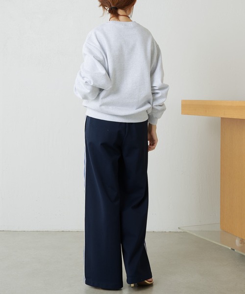 COLLAGE GALLARDAGALANTE(コラージュガリャルダガランテ)の「サークルロゴスウェット(スウェット・レディース・ライトグレー/オレンジ・FREE)」の5枚目の写真