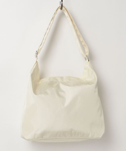 Legato Largo(レガートラルゴ)の「Legato Largo ドロストバッグ A4ショルダーバッグ(ショルダーバッグ・レディース・ブラック/グレー/アイボリー・FREE)」の4枚目の写真