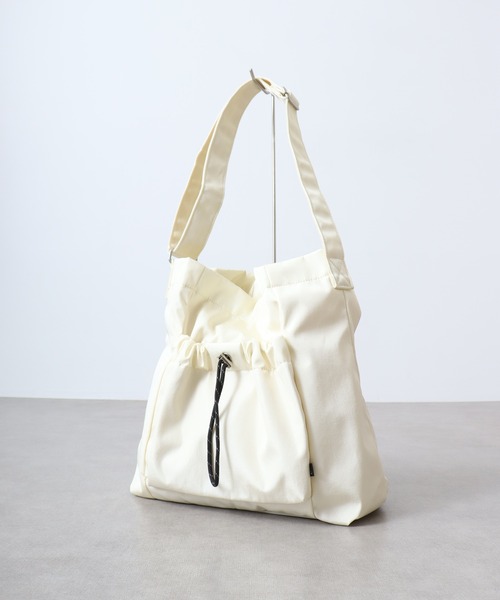 Legato Largo(レガートラルゴ)の「Legato Largo ドロストバッグ A4ショルダーバッグ(ショルダーバッグ・レディース・ブラック/グレー/アイボリー・FREE)」の10枚目の写真