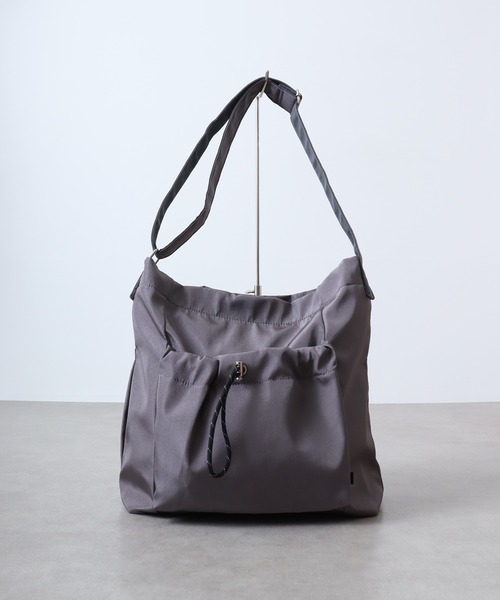 Legato Largo(レガートラルゴ)の「Legato Largo ドロストバッグ A4ショルダーバッグ(ショルダーバッグ・レディース・ブラック/グレー/アイボリー・FREE)」の13枚目の写真