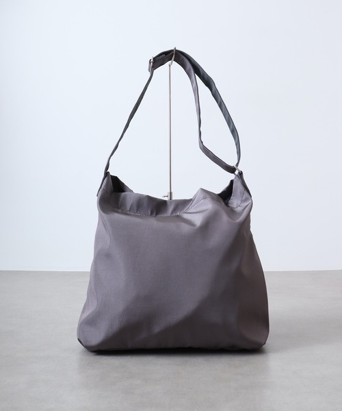 Legato Largo(レガートラルゴ)の「Legato Largo ドロストバッグ A4ショルダーバッグ(ショルダーバッグ・レディース・ブラック/グレー/アイボリー・FREE)」の14枚目の写真