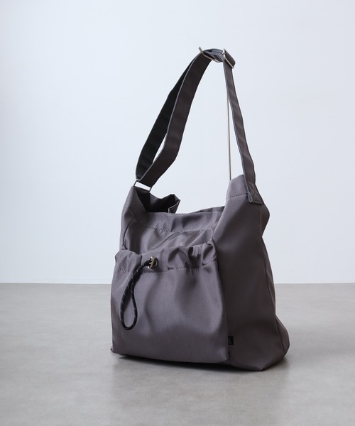 Legato Largo(レガートラルゴ)の「Legato Largo ドロストバッグ A4ショルダーバッグ(ショルダーバッグ・レディース・ブラック/グレー/アイボリー・FREE)」の12枚目の写真