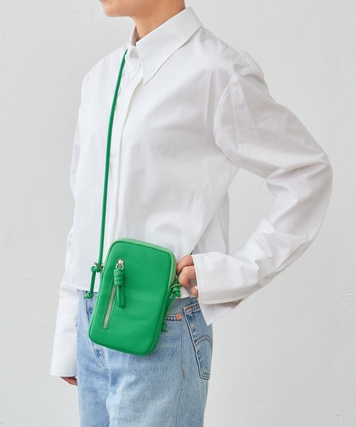 Actually(アクチュアリー)の「フェイクレザー ソフトモバイルポーチ(ショルダーバッグ・レディース・アイボリー/グリーン/イエロー/ラベンダー・フリー)」の1枚目の写真