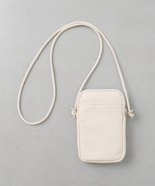 Actually(アクチュアリー)の「フェイクレザー ソフトモバイルポーチ(ショルダーバッグ・レディース・アイボリー/グリーン/イエロー/ラベンダー・フリー)」の11枚目の写真