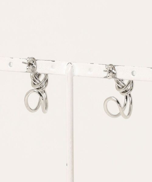 CIAOPANIC TYPY（チャオパニックティピー）の「【 lil/リル】ノットメタルフープピアス（ピアス（両耳用）・レディース・シルバー/ゴールド・ONE SIZE）」の7枚目の写真