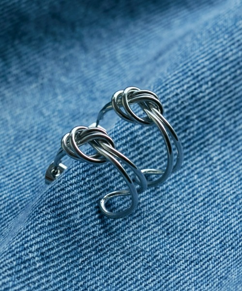 CIAOPANIC TYPY（チャオパニックティピー）の「【 lil/リル】ノットメタルフープピアス（ピアス（両耳用）・レディース・シルバー/ゴールド・ONE SIZE）」の5枚目の写真