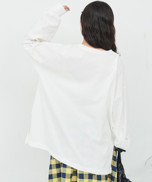 MERLOT（メルロー）の「きりんプリントロンT（Tシャツ/カットソー・レディース・ブラック/ホワイト・FREE）」の5枚目の写真