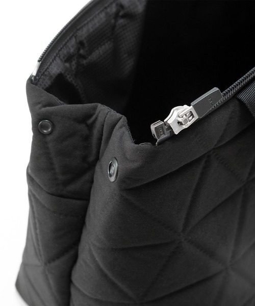 THE NORTH FACE(ザノースフェイス)の「THE NORTH FACE/ザ・ノース・フェイス トートバッグ ジオフェイスボックストート Geoface Box Tote NM32355(トートバッグ・メンズ・ブラック/グレイッシュベージュ/ストーン/カーキ/アーミー/アイボリー/スモークピンク/ブルーグレー・FREE)」の16枚目の写真