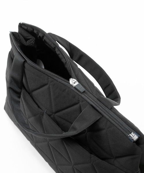THE NORTH FACE(ザノースフェイス)の「THE NORTH FACE/ザ・ノース・フェイス トートバッグ ジオフェイスボックストート Geoface Box Tote NM32355(トートバッグ・メンズ・ブラック/グレイッシュベージュ/ストーン/カーキ/アーミー/アイボリー/スモークピンク/ブルーグレー・FREE)」の15枚目の写真
