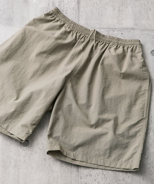 BURLAP OUTFITTER（バーラップアウトフィッター）の「『別注』BURLAP OUTFITTER×DOORS　SupplexNylon SHORTS（その他パンツ・メンズ・チャコールグレー/ブラック/ベージュ/グリーン・LARGE/MEDIUM）」の3枚目の写真