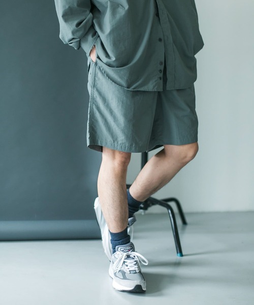 BURLAP OUTFITTER（バーラップアウトフィッター）の「『別注』BURLAP OUTFITTER×DOORS　SupplexNylon SHORTS（その他パンツ・メンズ・チャコールグレー/ブラック/ベージュ/グリーン・LARGE/MEDIUM）」の4枚目の写真