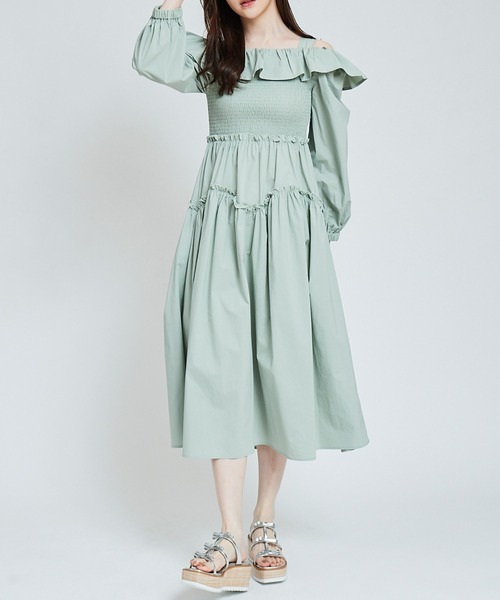 オフショルダーワンピース