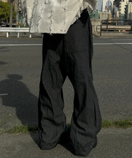 Chikashitsu +(チカシツプラス)の「【Chikashitsu +】snap button hickory stripe pants / 【チカシツプラス】スナップボタンヒッコリーストライプデニムパンツ(デニムパンツ・メンズ・ブラック・M/S/L)」の17枚目の写真