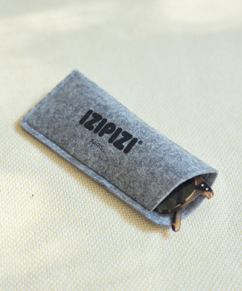 IZIPIZI（イジピジ）の「IZIPIZI/イジピジ #E LIGHT SUN / UVカット ファッション用グラス（サングラス・レディース・ベージュ/ブラウン/ブラック・ONE SIZE）」の6枚目の写真