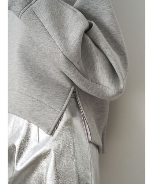 ELENDEEK(エレンディーク)の「タックヘムクロップドカットソー(Tシャツ/カットソー・レディース・グレー/オフホワイト/ブラック・FREE)」の11枚目の写真