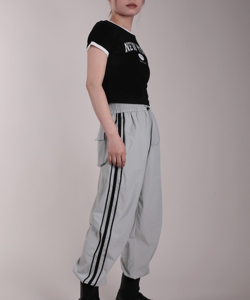 HOOK(フック)の「【HOOK】for girls 薄手サイドラインナイロンワイドパンツ 裾2WAY セットアップ可能(その他パンツ・レディース・グレー/ブラック・M/L/XL)」の5枚目の写真