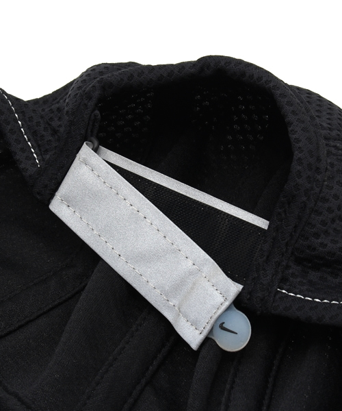 NIKE SPORTSWEAR(ナイキスポーツウェアー)の「NIKE: ランニング メッシュキャップ(キャップ・メンズ・ホワイト/ブラック・ONE SIZE)」の4枚目の写真