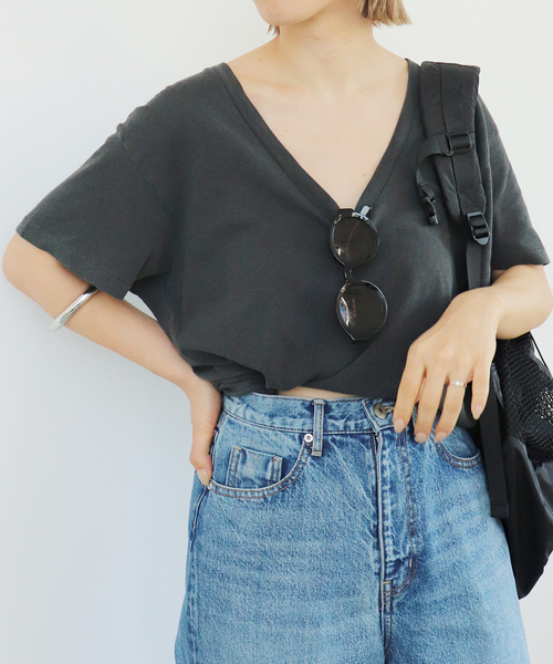 plage(プラージュ)の「THE GREAT./ザ グレイト THE V/NECK Tシャツ(Tシャツ/カットソー・レディース・スミクロ/ホワイト・FREE)」の2枚目の写真
