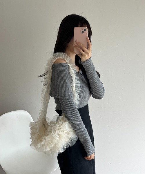 RiLi(リリ)の「くしゅくしゅチュールショルダーバッグ【RL】(ショルダーバッグ・レディース・アイボリー/ブラック・FREE)」の2枚目の写真