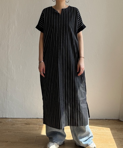 LBC(エルビーシー)の「布帛切り替えキーネックワンピース(ワンピース・レディース・ブラック/ダークグリーン/ネイビー・M)」の1枚目の写真