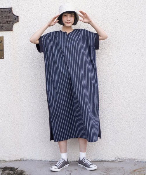 LBC(エルビーシー)の「布帛切り替えキーネックワンピース(ワンピース・レディース・ブラック/ダークグリーン/ネイビー・M)」の11枚目の写真