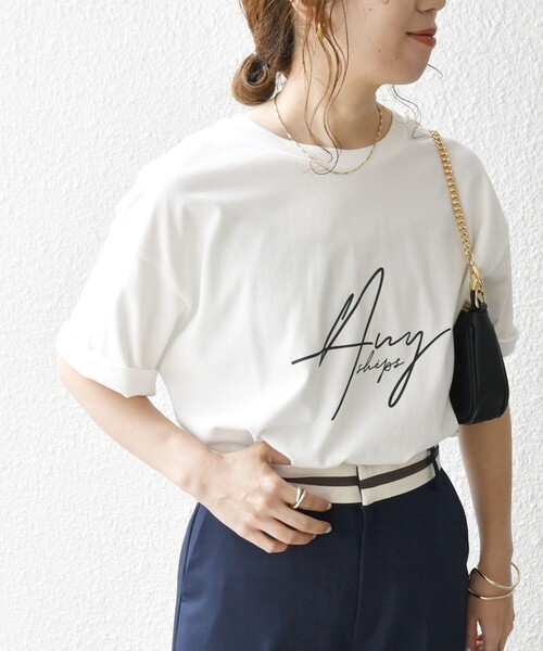 SHIPS any(シップス エニィ)の「SHIPS any: スクリプト フォント グラフィック プリント Tシャツ◇(Tシャツ/カットソー・メンズ・ブラック/ベージュ/ネイビー/ホワイト・MEDIUM/LARGE)」の1枚目の写真