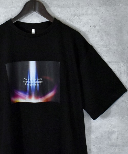 Ritzy(リッツィー)の「ダンボールニット クルーネック転写プリントTシャツ(スピリチュアル) レディース メンズ(Tシャツ/カットソー・メンズ・ブラック/ホワイト/チャコール/グレー系その他2/ホワイト系その他/ブラック系その他2/グレー系その他/ホワイト系その他2/ブラック系その他・LARGE/X-LARGE/MEDIUM/L/XL/M)」の5枚目の写真