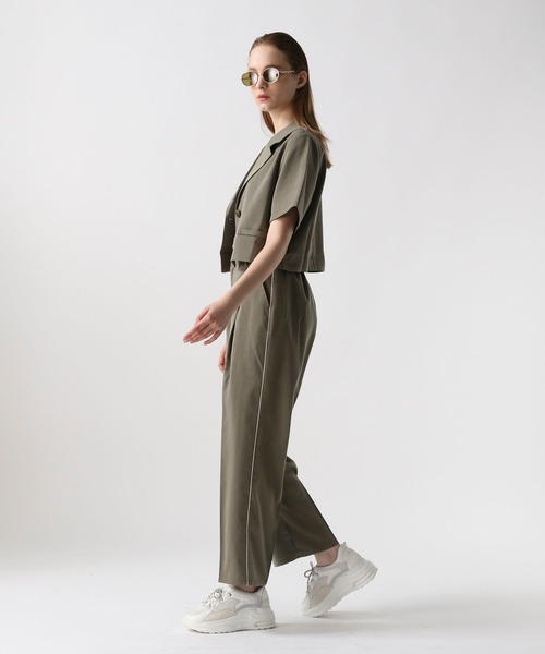 FOREVER 21(フォーエバー トゥエンティーワン)の「テトロンクロップドショートジャケット(テーラードジャケット・レディース・グレー/ブラウン・SMALL/MEDIUM)」の7枚目の写真