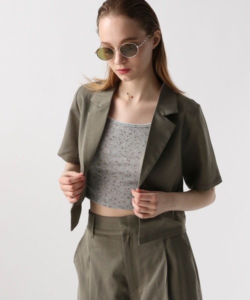 FOREVER 21(フォーエバー トゥエンティーワン)の「テトロンクロップドショートジャケット(テーラードジャケット・レディース・グレー/ブラウン・SMALL/MEDIUM)」の14枚目の写真