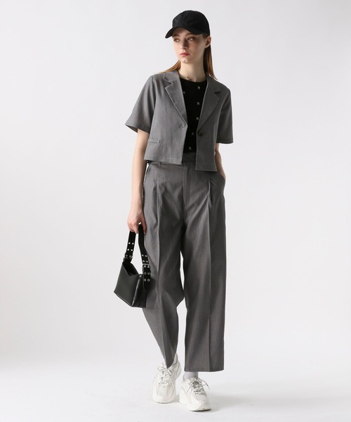 FOREVER 21(フォーエバー トゥエンティーワン)の「テトロンクロップドショートジャケット(テーラードジャケット・レディース・グレー/ブラウン・SMALL/MEDIUM)」の21枚目の写真