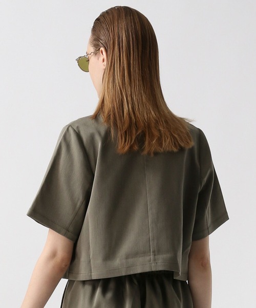 FOREVER 21(フォーエバー トゥエンティーワン)の「テトロンクロップドショートジャケット(テーラードジャケット・レディース・グレー/ブラウン・SMALL/MEDIUM)」の18枚目の写真