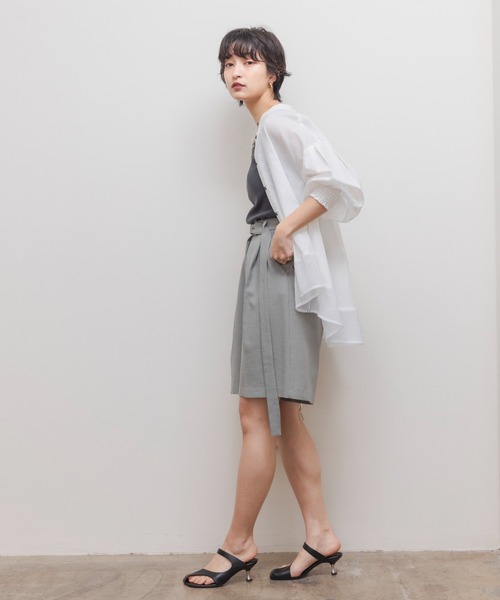 Eimee Law（エイミーロウ）の「バックシャーリング ヘムシアーブラウス（シャツ/ブラウス・レディース・ブラック/オフホワイト/サックスブルー・38）」の5枚目の写真