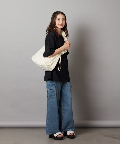 a.v.v（アーヴェヴェ）の「[20-23cm][クッションインソール][マジックテープで簡単]厚底スポサン（サンダル・キッズ・ブラック/アイボリー・20/21/23/22）」の3枚目の写真