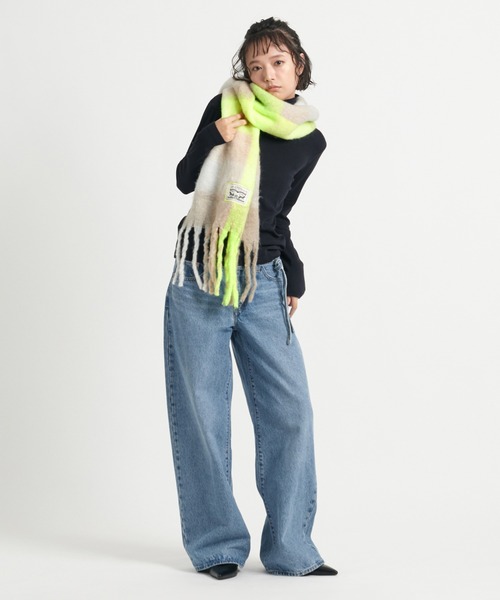 Levi's(リーバイス)の「Levi's/リーバイス POP OF チェック マフラー イエロー(マフラー・レディース・マルチ・OS)」の4枚目の写真