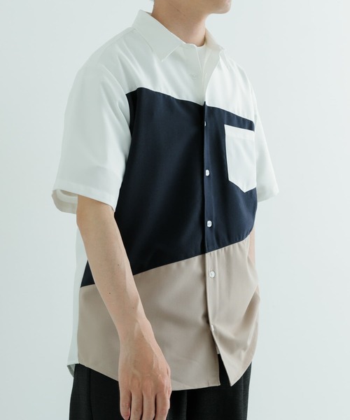ITEMS URBANRESEARCH(アイテムズ アーバンリサーチ)の「Diagonal Switch 半袖シャツ(シャツ/ブラウス・メンズ・ホワイト/ブルー/グレー・LARGE/MEDIUM)」の4枚目の写真