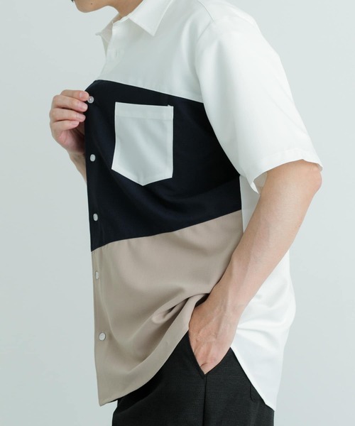 ITEMS URBANRESEARCH(アイテムズ アーバンリサーチ)の「Diagonal Switch 半袖シャツ(シャツ/ブラウス・メンズ・ホワイト/ブルー/グレー・LARGE/MEDIUM)」の5枚目の写真
